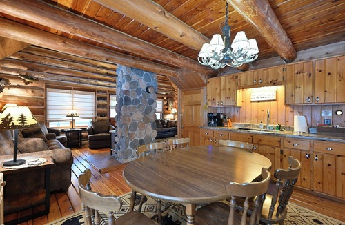 Cable Cabin | Cozy Lakefront Cabin, Dock + Trails : Trails Lodge