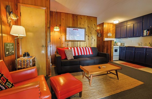 Presque Isle Cabin | Cozy Lakefront Retreat Sleeps 4, Fully Updated