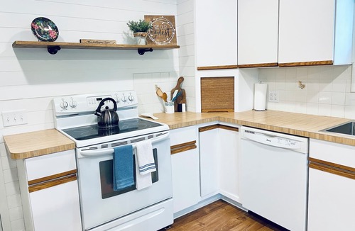 Vandalia Cottage | Cozy little lake cottage on Buck Lake!