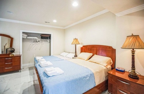 Fairland House | Cozy Lower-Level Retreat 3 Rooms + Pool Table