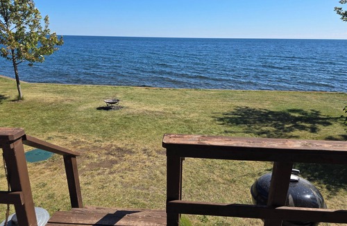 Lutsen Cabin | Cozy Lutsen Cabin - Steps from Lake Superior!