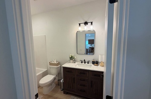 Cathlamet Condo | Cozy Modern 2-bedroom condo in charming Cathlamet