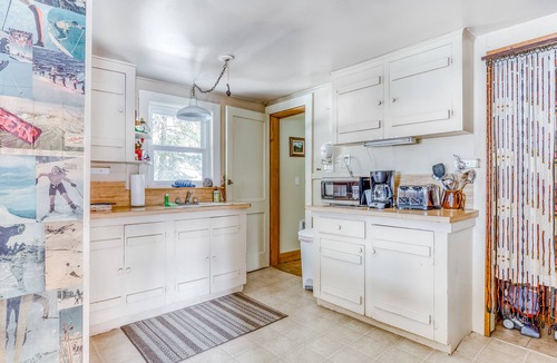 Government Camp Cabin | Cozy Mountain Cabin with Full Kitchen - Close to Town, Skiing & Hiking Trails