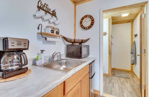 Lone Rock Cabin | Cozy Norfork Cabin: Fishing, Kayaking & More!