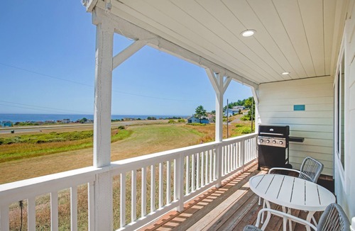 Shelter Cove House | Cozy Oceanview Hideaway#1 on Golf Course/Airport