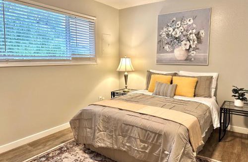 Hazel Dell South Apartment | Cozy One-Bedroom Haven with Big Balcony