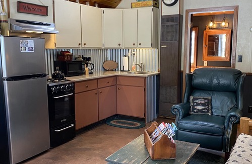 Lake Wissota Cabin | Cozy one bedroom Hideaway Resort cabin #6