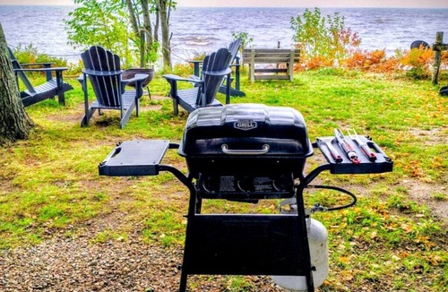 Paradise Apartment | Cozy Paradise Retreat: Snowmobilers' Dream Near Trail Heaven!
