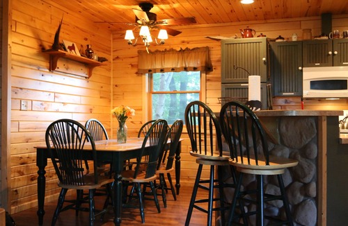 Hillman Cabin | Cozy Private Lakefront Terry Redlin-Style Cabin w/Unique Loft