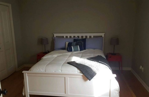 Bristol House | Cozy, Relaxing Bristol Retreat