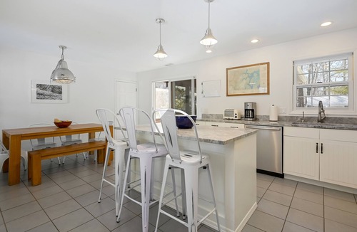 Silver Beach House | Cozy Shelter Island all season Rental