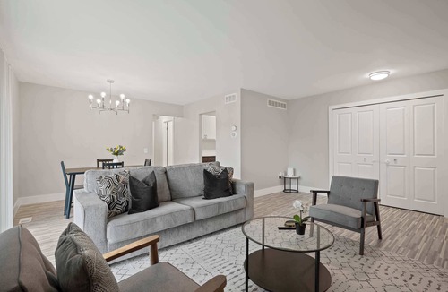 Rochester Apartment | Cozy Stay Modern Comfort in the City