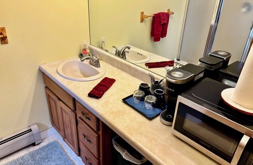 Stowe Apartment | Cozy studio conveniently located in Stowe