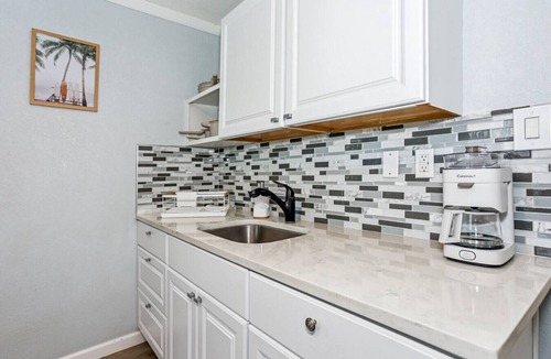 South Pensacola Cottage | Cozy Studio Retreat Near Downtown Pensacola