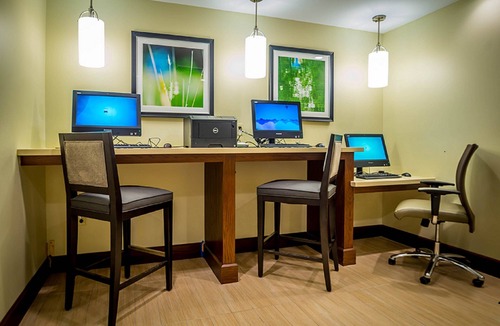 Dearborn Apartment | Cozy Studio Suite | Indoor Pool, Hot Tub, Free Wi-Fi, Free Breakfast