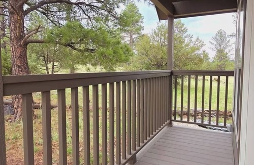 Page Cabin | Cozy Tiny Home King Room #21B