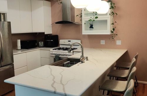 Dicken House | Cozy updated 3 Bedroom house in Ann Arbor, 1.5mi to downtown and the big house!