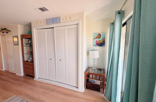 Holiday Isle Condo | Cozy Updated Studio | Prime Resort Location