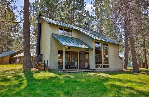 Sunriver Cabin | Cozy Updated Sunriver Cabin, 6 SHARC Passes, Floor to Ceiling Windows, Golf, Swim, Ski, and Explore