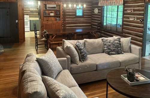 Andersonville Cabin | Cozy Waterfront Cabin on Norris lake