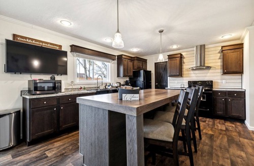 Port Clinton House | Cozy Waterfront Retreat with Private Deck & Fire Pit in Port Clinton, Ohio