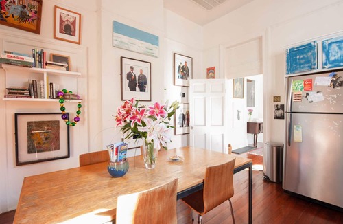 Esplanade Ridge House | Creative Gallery, Radiant Lofty Sunlit 1 Bedroom 2 Guest Apt- 19STR-17055