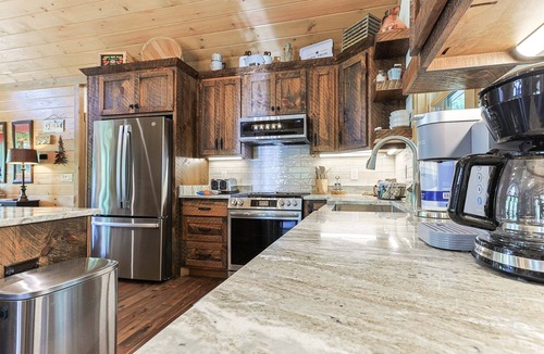 Dial Cabin | Creekside Solace by Mountain Oasis | Near Aska Adventure Area w/Toccoa River Access