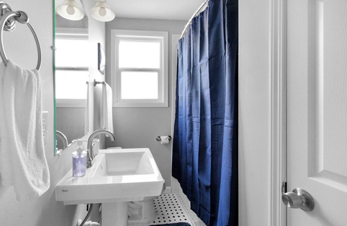 Mobile Apartment | Creme Castle (5 mins From Downtown)