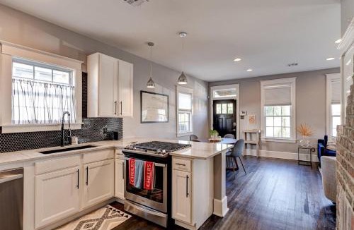 West Riverside House | Creole-style home - 3BR & chef's kitchen