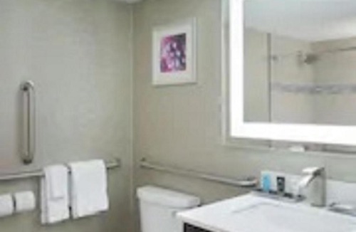 Burr Ridge Hotel | Crowne Plaza Chicago SW - Burr Ridge by IHG