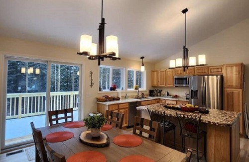 Frankfort House | Crystal Lake Getaway New Spatious walkout ranch. a Mile to Frankfort Mi Beaches