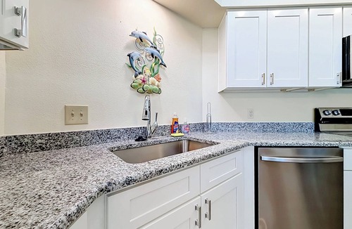 Dixie Shores House | Crystal River 4BR - Private Dock - Sleeps 9