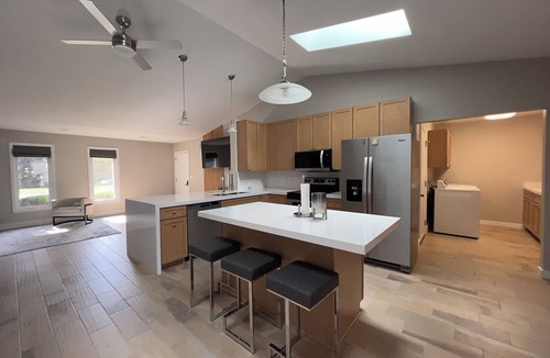 Findlay House | Crystal Rose is a spacious, modern and bright home with an attached 2 car garage