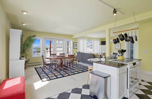 Beulah Apartment | Crystal View, Suite 3