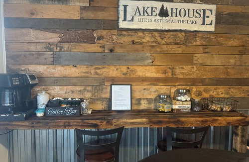 Albrightsville Cabin | “Cubs Cabin: Hot Tub, Pets, Lakes & Adventure”