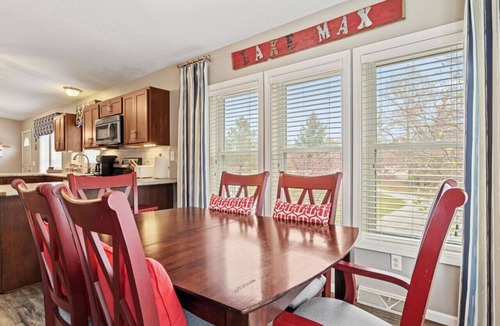 Delong House | Culver Lodge | 3BR/2BA, Near Lake Max & Academies