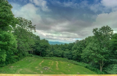 Seven Devils Cabin | Custom-Built Mountain Home With Spacious Backyard