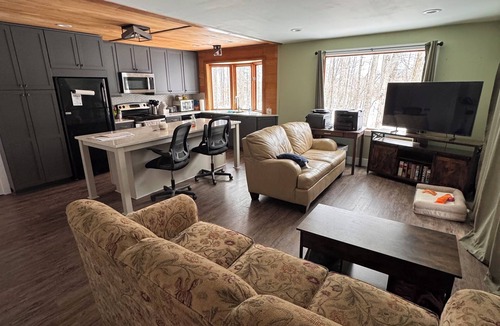 Harbor Springs Cabin | Cute 2-bedroom cabin in Harbor Springs perfect for relaxing getaways.