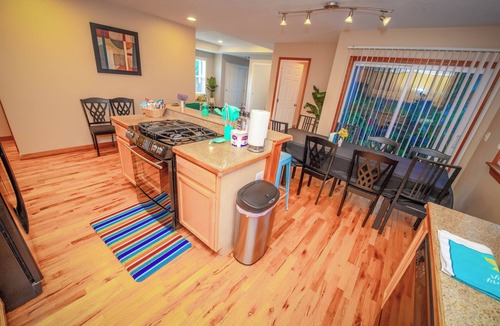 Albany House | Cute Artsy16 large parking, near parks, OSU, fairs