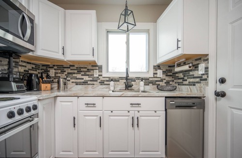 Midland House | Cute Convenient Midland Duplex