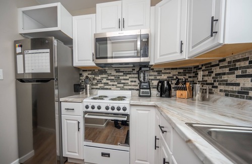 Midland House | Cute Convenient Midland Duplex