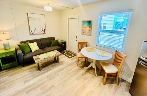 Lake Worth Apartment | Cute & modern studio apartment in prime location in downtown Lake Worth Beach!