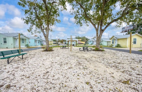 South Pensacola Cottage | Cute small studio near downtown