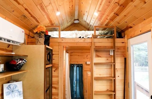 Navarre Cabin | Cute Tiny Home with Animals near the Gulf Coast in Navarre, Florida