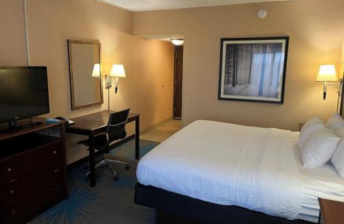 Endion Hotel | Days Inn by Wyndham Duluth Lakewalk