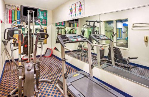Gresham Hotel | Days Inn & Suites by Wyndham Gresham
