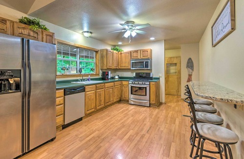 Scranton House | Deck + Fire Pit: Lakefront Hideaway in Scranton!