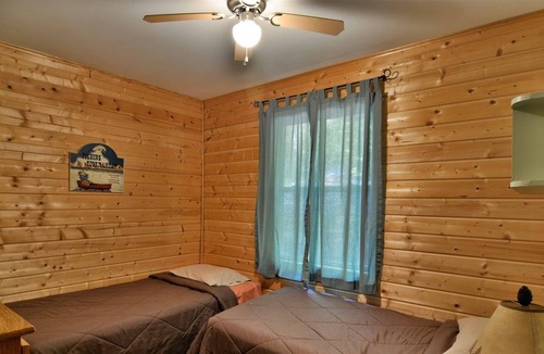 Iron River Condo | Deer Trail Resort Lakeside 8 | 2 Bed, 1 Bath