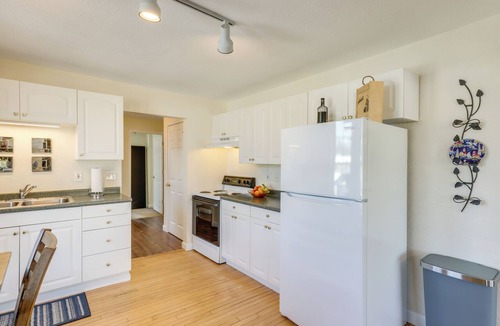 Delafield Apartment | Delafield Vacation Rental Near Lakes & Parks!