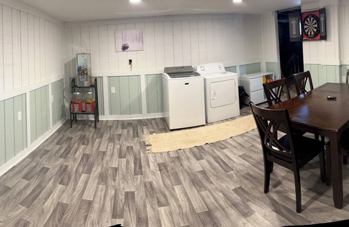 Bay City Apartment | Delightful apt with AC near historic Midland St district, office, tiled shower